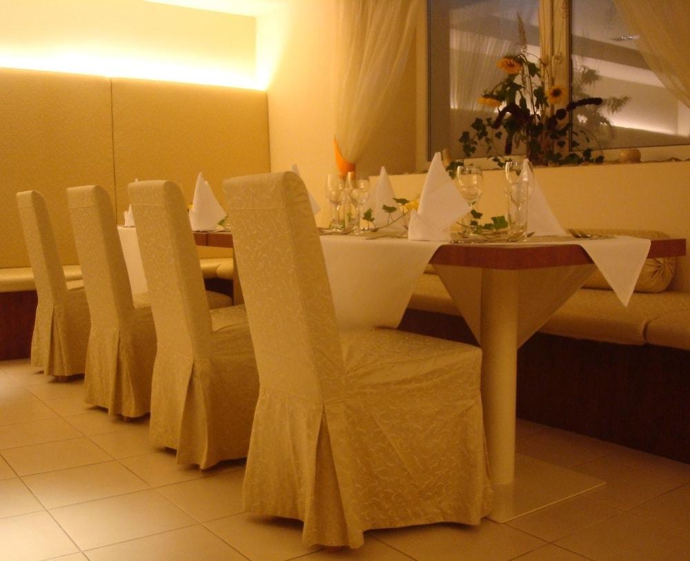 Ambient Hotel Domžale Kültér fotó