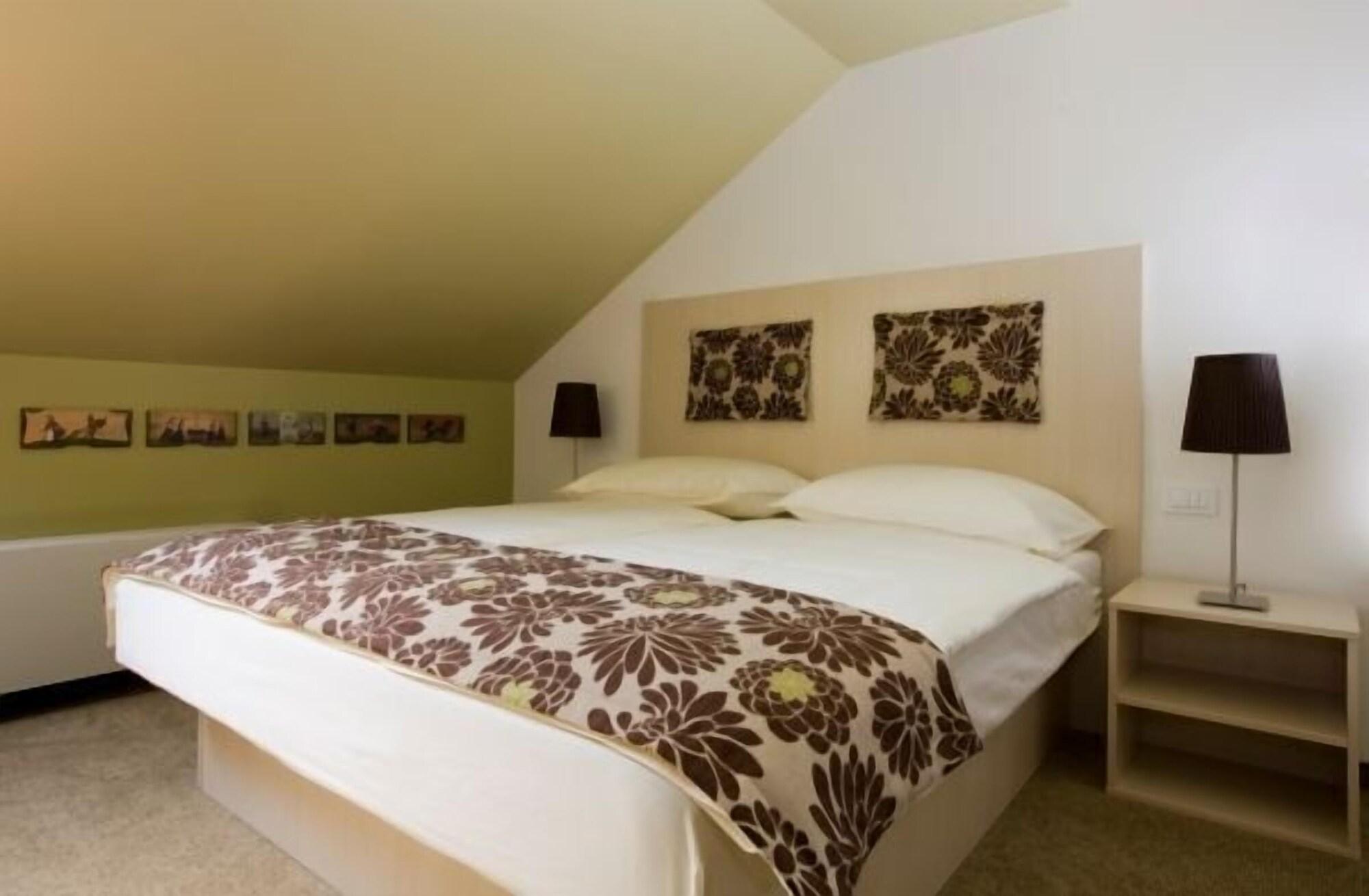 Ambient Hotel Domžale Kültér fotó