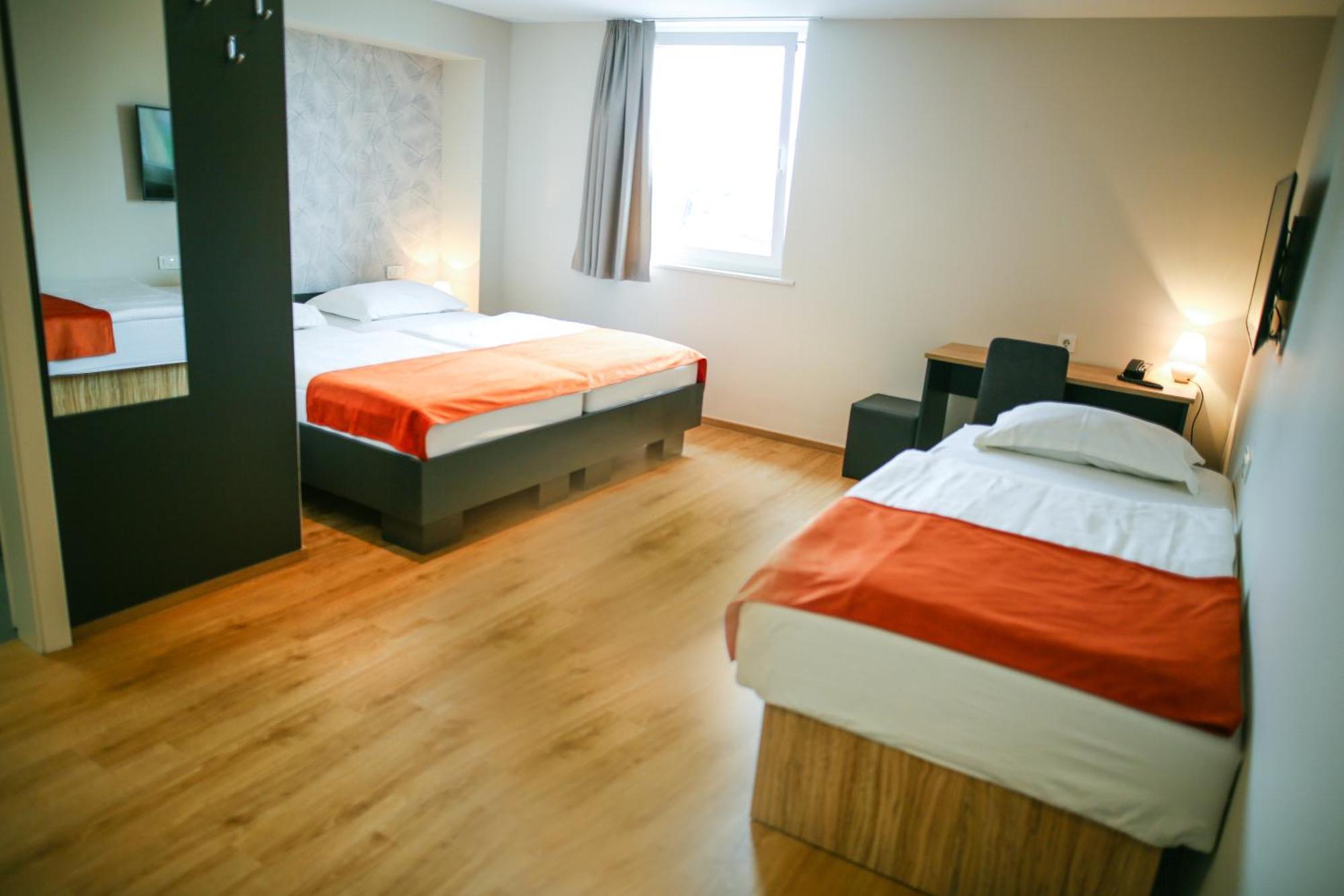 Ambient Hotel Domžale Kültér fotó