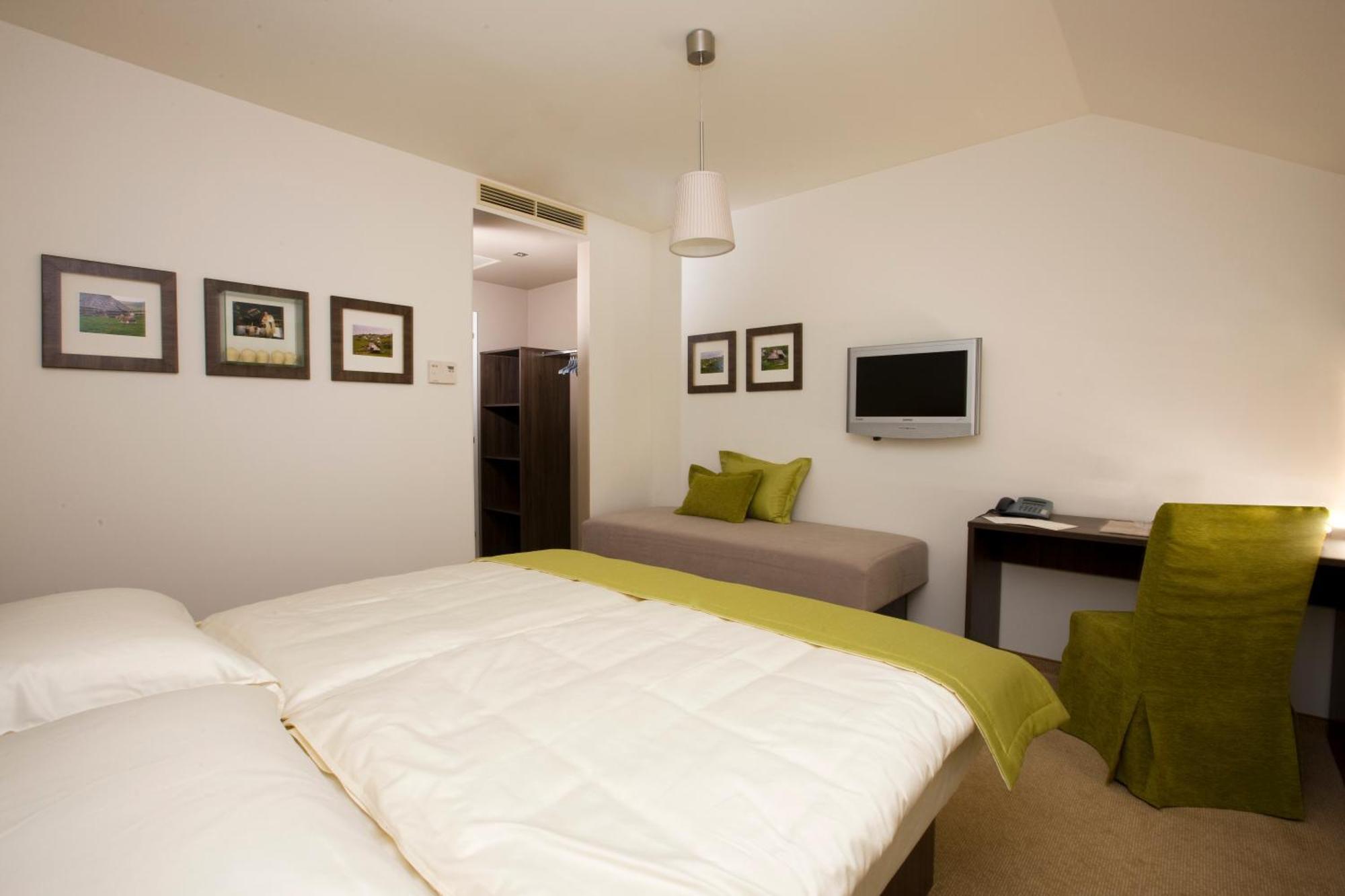 Ambient Hotel Domžale Kültér fotó