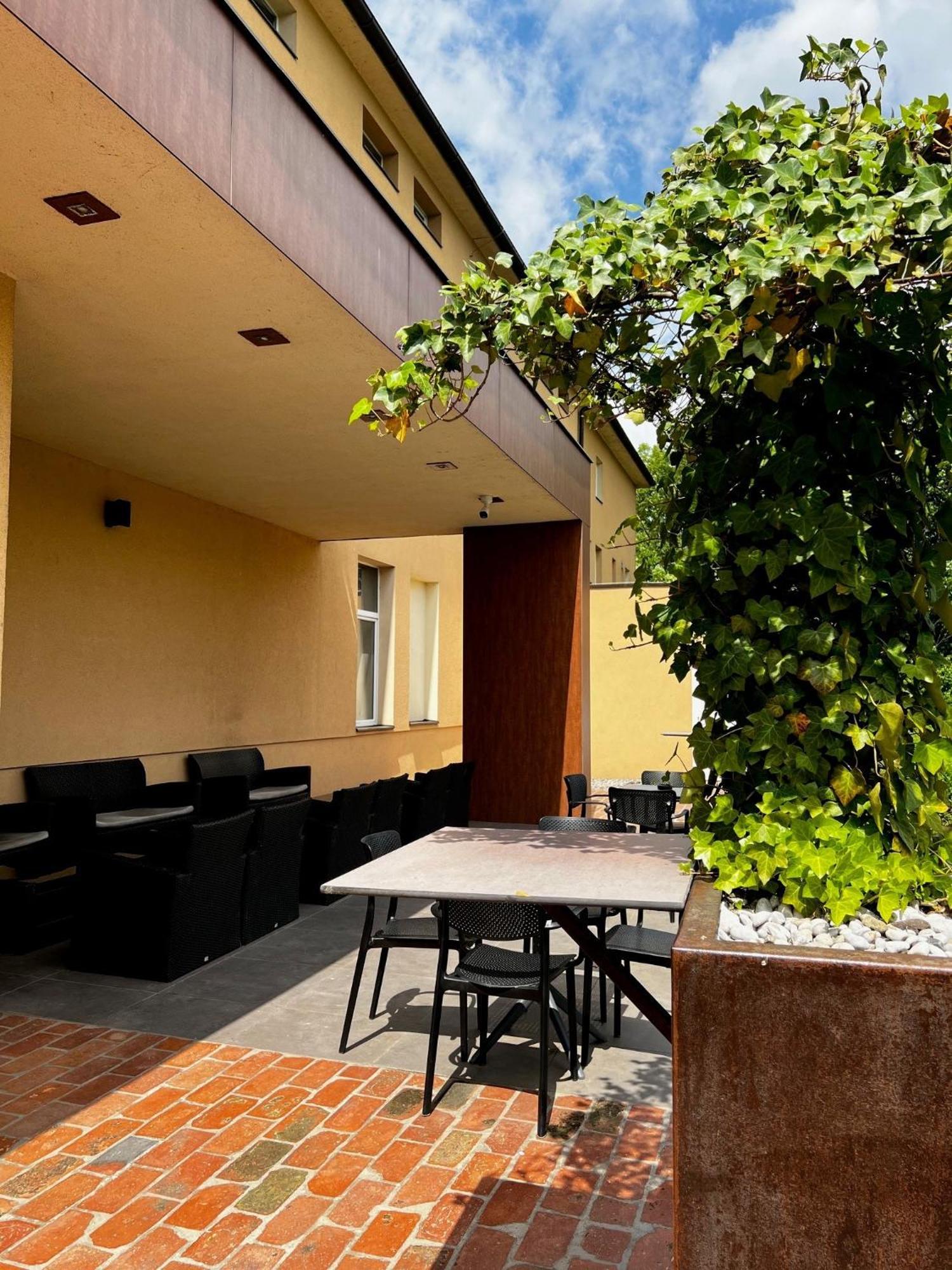 Ambient Hotel Domžale Kültér fotó