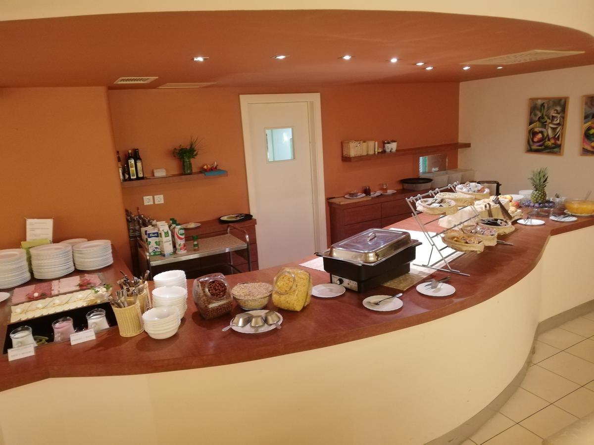 Ambient Hotel Domžale Kültér fotó