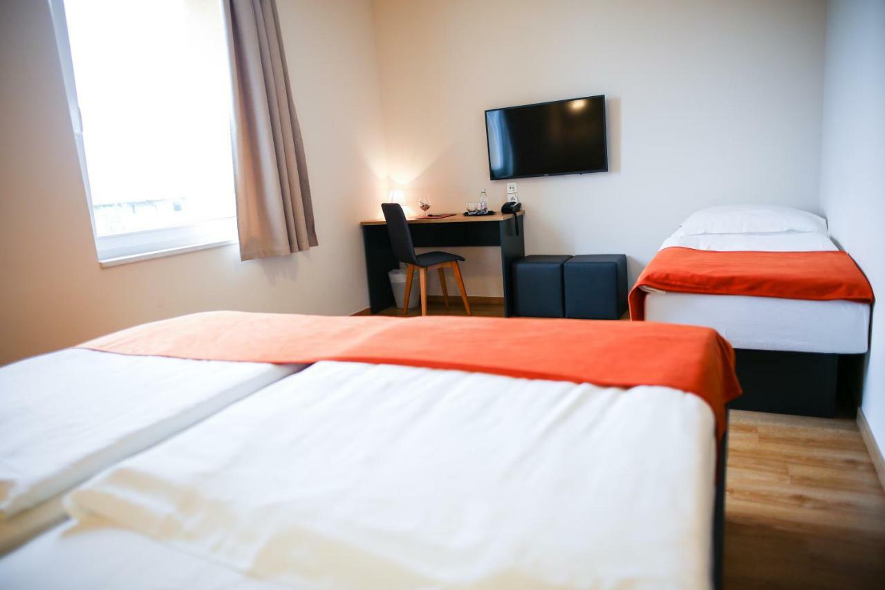 Ambient Hotel Domžale Kültér fotó